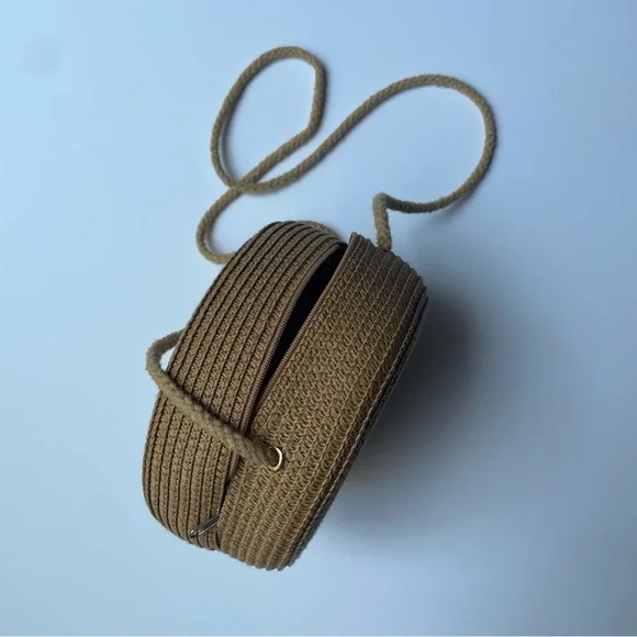 Vintage Rattan Woven Circle Crossbody Bag - Picture 2 of 4